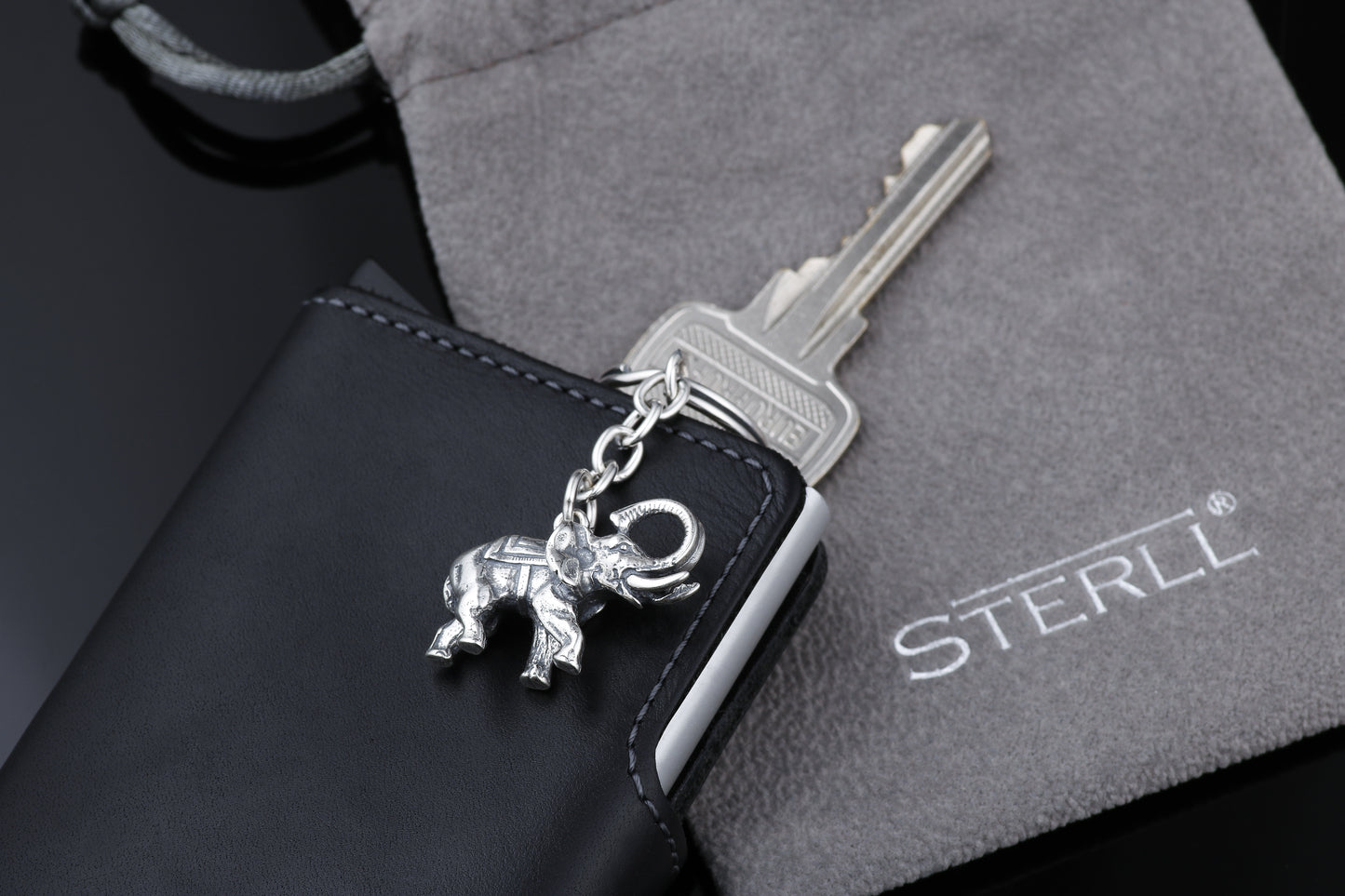 Schlüsselanhänger Elefant, Glücksbringer aus 925 Silber, ca. 3 cm x 6 cm, anlaufgeschützt