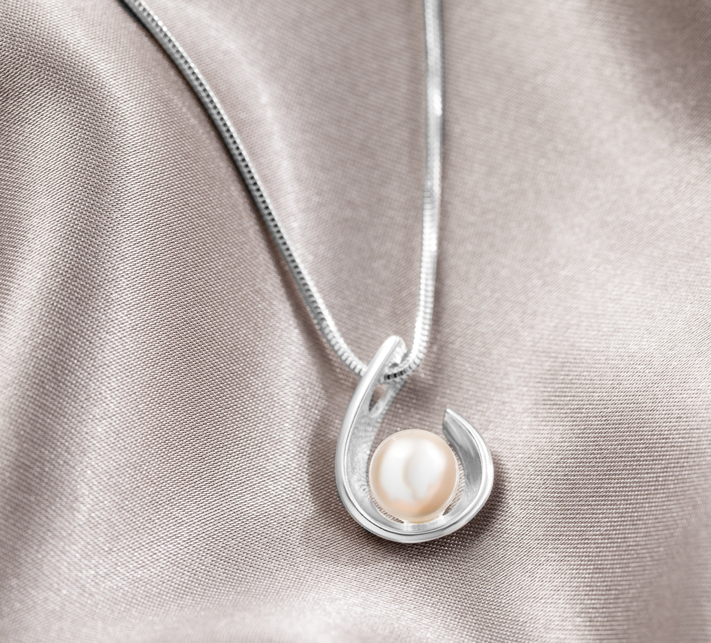 Perlenanhänger aus 925 Silber, Anlaufgeschützt, ca. 20 mm x 13 mm (ohne Kette)