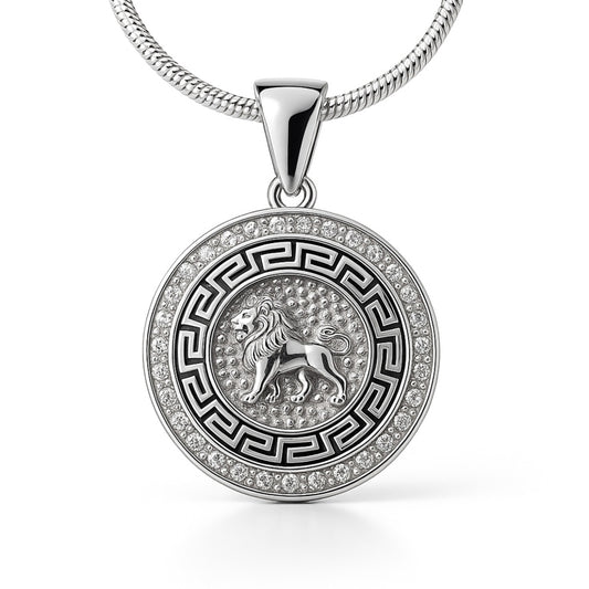 Ein Sternzeichenanhänger Löwe, aus 925 Silber, Anlaufgeschützt, Durchmesser ca.  (ohne Kette)