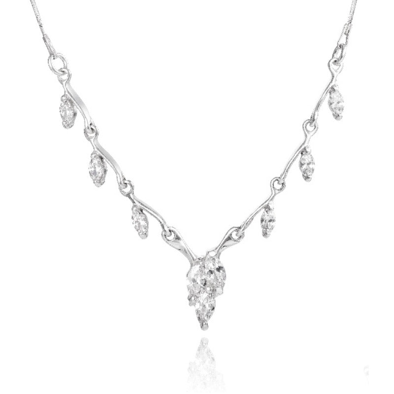 Ein Silbercollier mit klaren Steinen, aus 925 Silber, Länge 45+4 cm