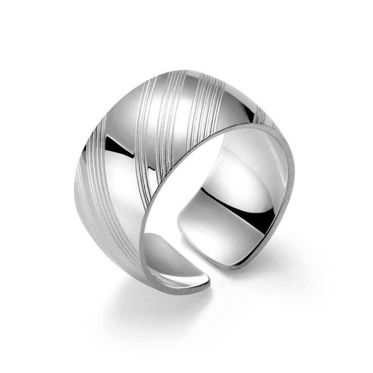 Ein Damenring, Einheitsgröße, aus 925 Silber
