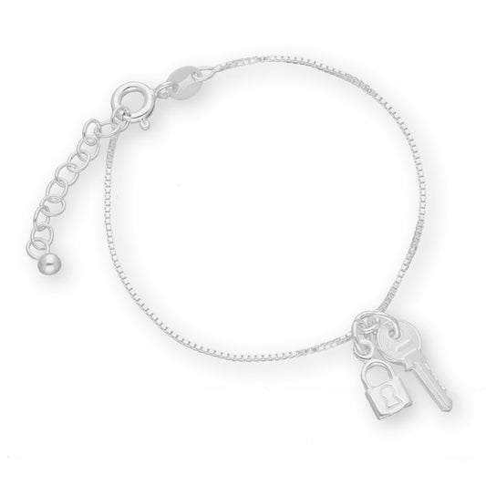 Ein Kinderarmband mit Schlüssel und Schloss, aus 925 Silber, Anlaufgeschützt Breite mm, Länge 13-16 cm