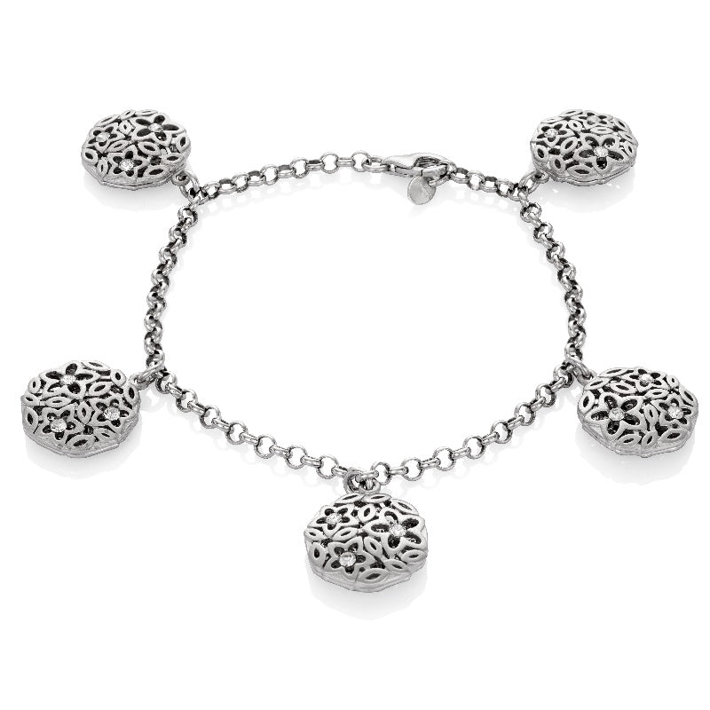 Ein Armband mit fünf Anhängern aus 925 Silber, Anlaufgeschützt Breite  mm, Länge 18-21 cm