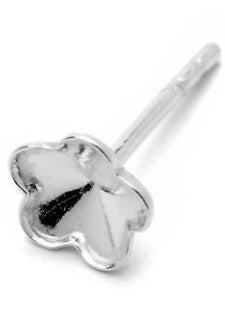 Ein Silberohrringfassung Stecker als Blume, aus 925 Silber, ca. 6 mm