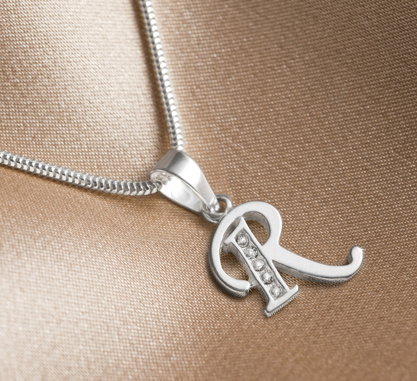 Buchstabenanhänger "R" aus 925 Silber, Anlaufgeschützt, ca. 23 mm x 12 mm. (ohne Kette)