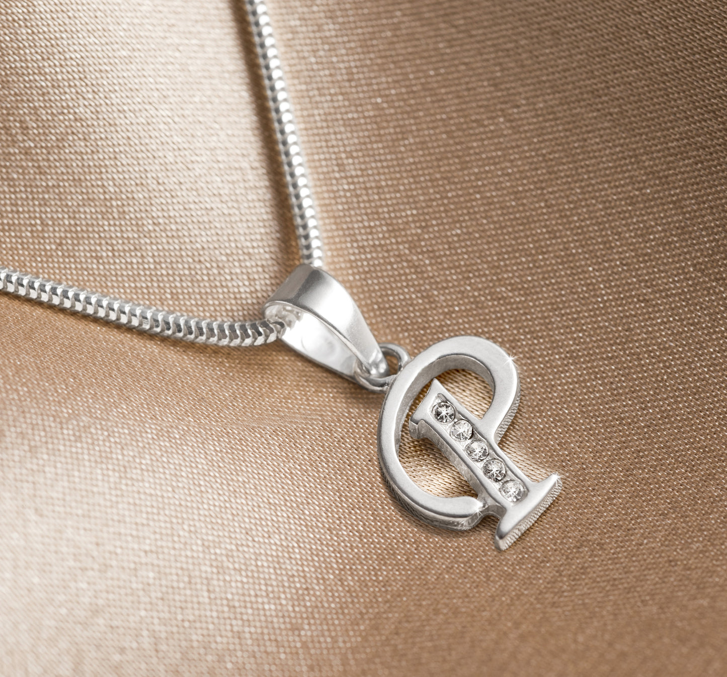 Buchstabenanhänger "P" aus 925 Silber, Anlaufgeschützt, ca. 19 mm x 12 mm. (ohne Kette)