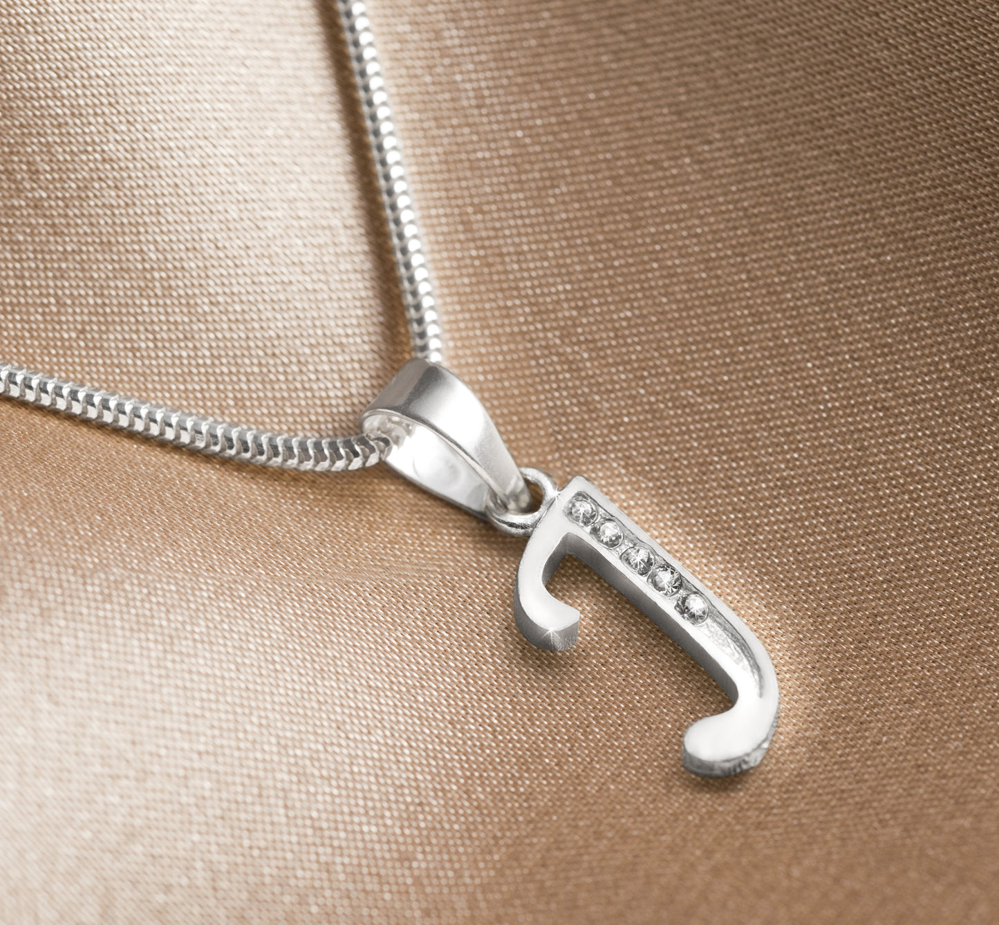 Buchstabenanhänger "J" aus 925 Silber, Anlaufgeschützt, ca. 17 mm x 6 mm. (ohne Kette)