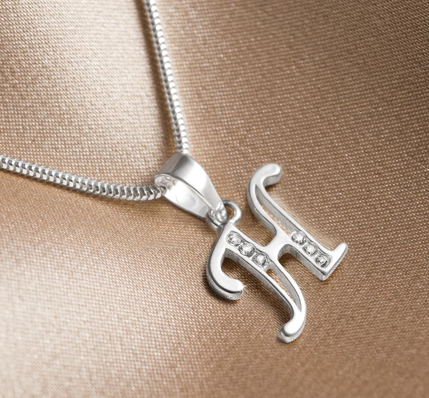 Buchstabenanhänger "H" aus 925 Silber, Anlaufgeschützt, ca. 19 mm x 14 mm. (ohne Kette)