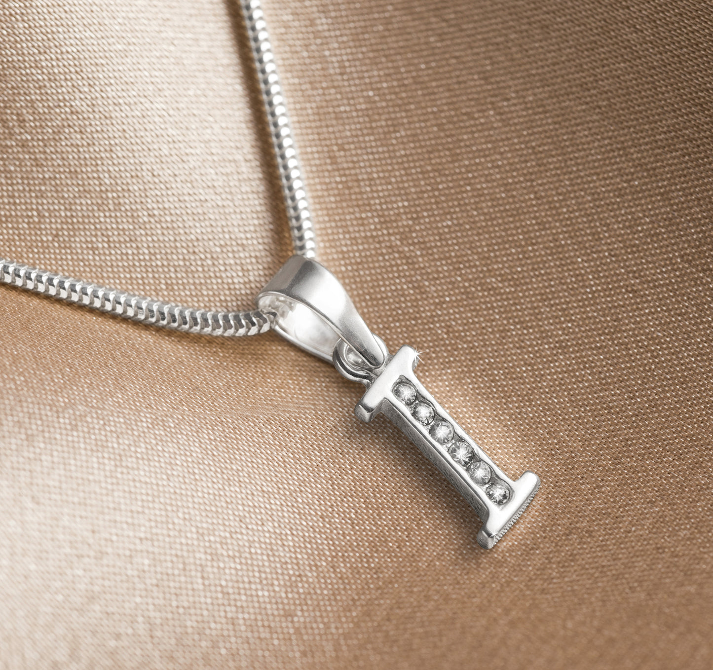Buchstabenanhänger "I" aus 925 Silber, Anlaufgeschützt, ca. 15 mm x 2 mm. (ohne Kette)