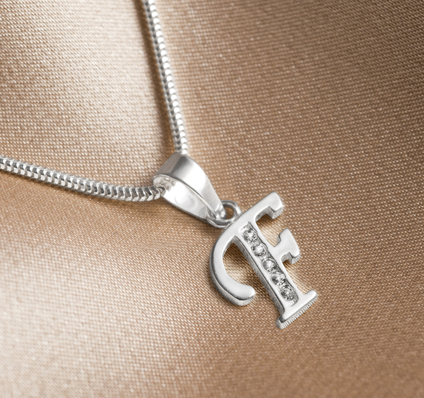 Buchstabenanhänger "F" aus 925 Silber, Anlaufgeschützt, ca.18 mm x 11 mm (ohne Kette)