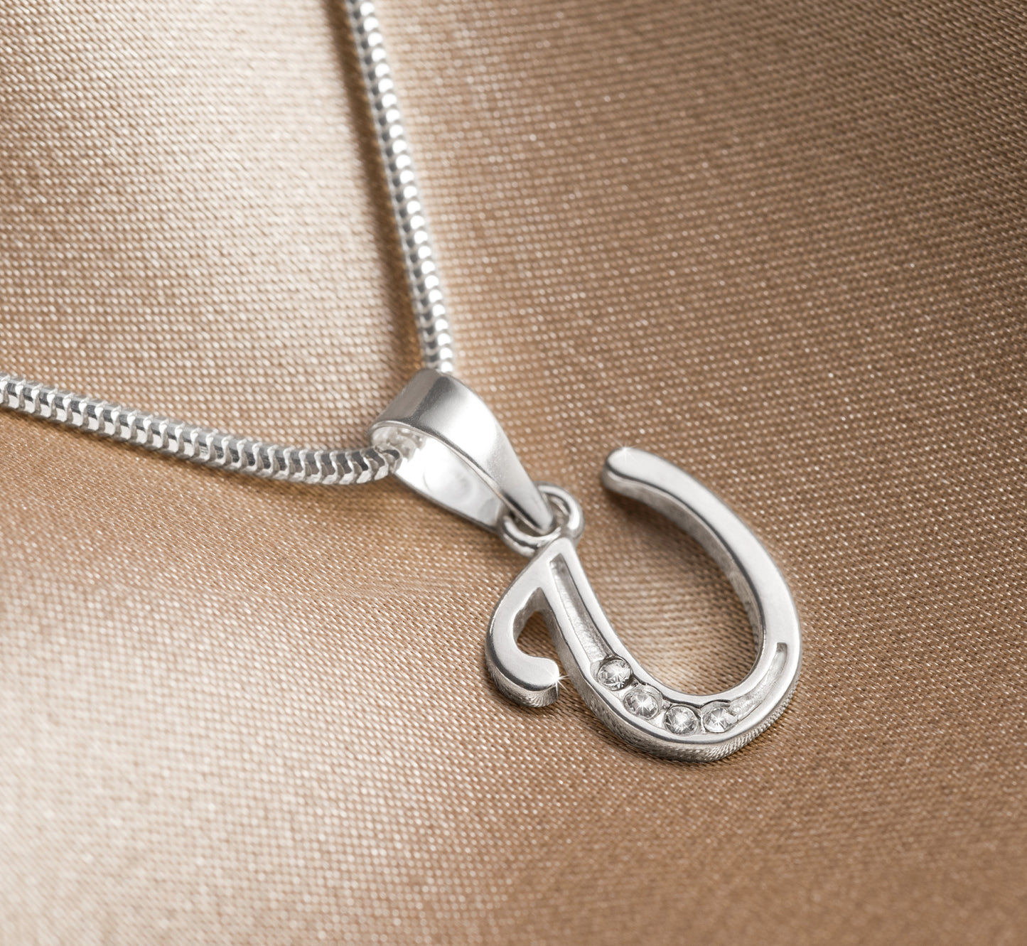Buchstabenanhänger "V" aus 925 Silber, Anlaufgeschützt, ca. 15 mm x 13 mm. (ohne Kette)